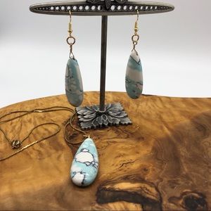 Stone teardrop necklace and earrings set